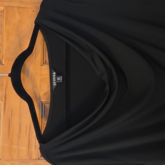 Black Blouse - Picture 4 of 6